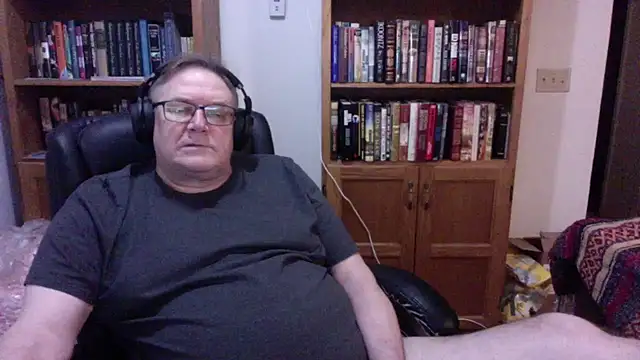 Snapshot of Vinyl22@xh chatting on May 25, 2026, 3:50 am Vinyl22xh online show from May 25, 2026, 3:50 am