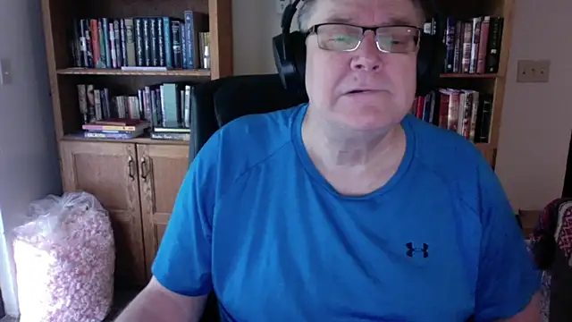 Snapshot of Vinyl22@xh chatting on May 27, 2026, 7:54 pm Vinyl22xh online show from May 27, 2026, 7:54 pm