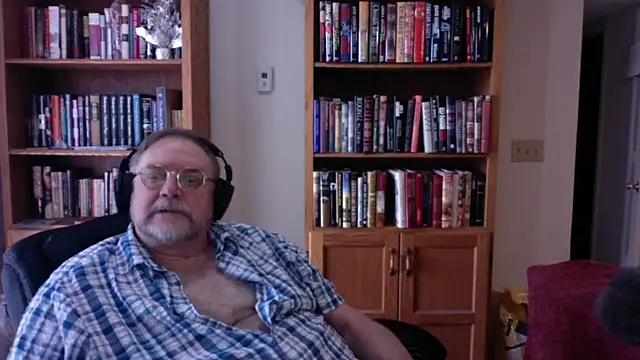 Vinyl22xh online show from March 6, 2026, 9:21 pm