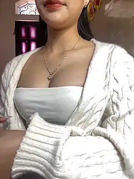 Linh247380 online show from December 17, 2025, 1:10 am