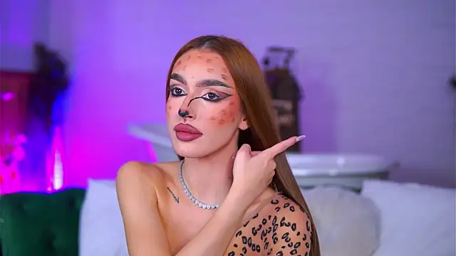 ClaraBenatti online show from October 31, 2025, 10:38 pm