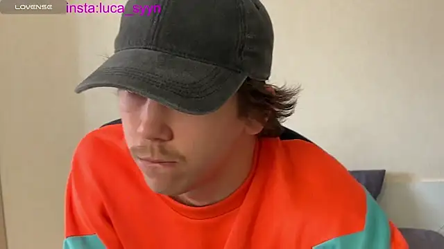 Snapshot of luca_syn chatting on September 24, 2025, 9:38 am luca syn online show from September 24, 2025, 9:38 am