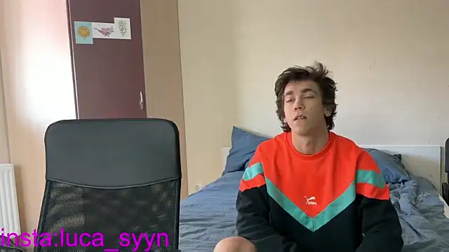 Snapshot of luca_syn chatting on September 30, 2025, 5:24 am luca syn online show from September 30, 2025, 5:24 am