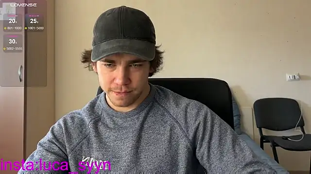 Snapshot of luca_syn chatting on October 8, 2025, 7:21 am luca syn online show from October 8, 2025, 7:21 am