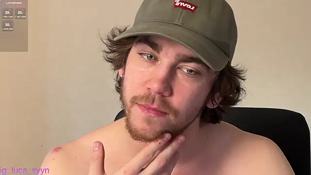 Snapshot of luca_syn chatting on November 3, 2025, 11:47 am luca syn online show from November 3, 2025, 11:47 am