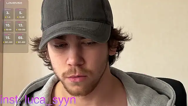 Snapshot of luca_syn chatting on October 24, 2025, 9:52 am luca syn online show from October 24, 2025, 9:52 am