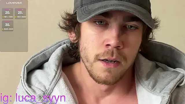 Snapshot of luca_syn chatting on October 28, 2025, 1:32 pm luca syn online show from October 28, 2025, 1:32 pm