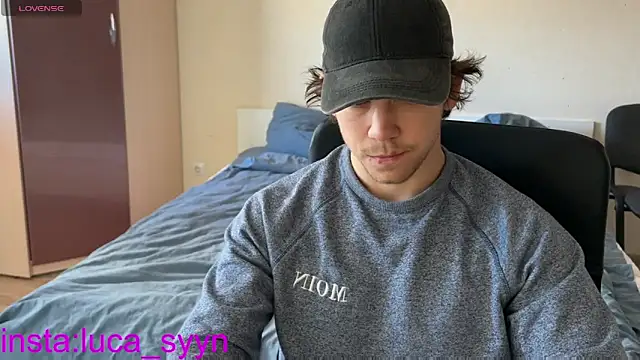 Snapshot of luca_syn chatting on October 7, 2025, 5:08 am luca syn online show from October 7, 2025, 5:08 am