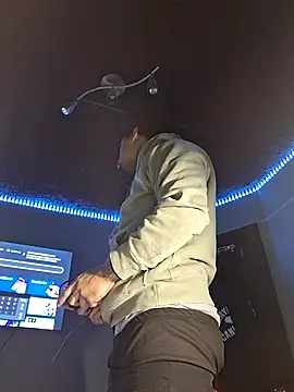 Snapshot of Painstickwes chatting on February 4, 2026, 1:11 am Painstickwes online show from February 4, 2026, 1:11 am