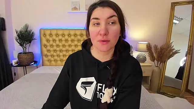 Snapshot of TrishaDarks chatting on February 1, 2026, 6:22 am TrishaDarks online show from February 1, 2026, 6:22 am