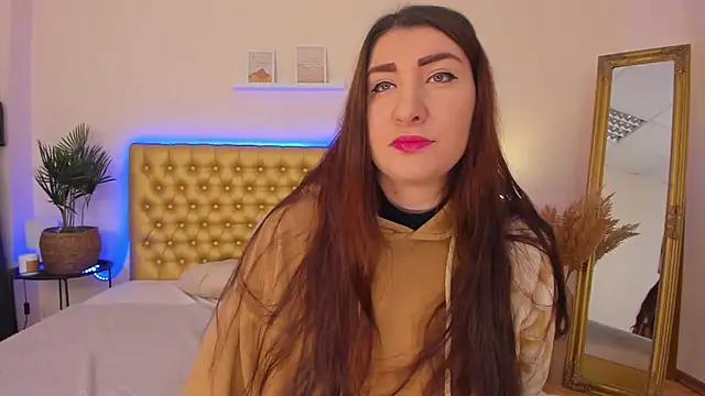 Snapshot of TrishaDarks chatting on February 5, 2026, 6:53 am TrishaDarks online show from February 5, 2026, 6:53 am