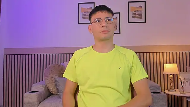 Snapshot of marcuswildx chatting on November 17, 2025, 10:58 pm marcuswildx online show from November 17, 2025, 10:58 pm