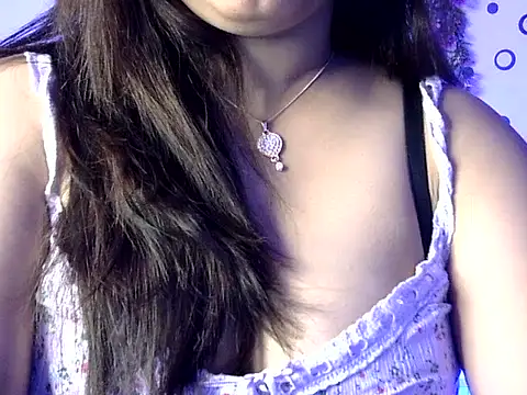 Snapshot of Aaliya02 chatting on April 22, 2026, 9:27 am Aaliya02 online show from April 22, 2026, 9:27 am