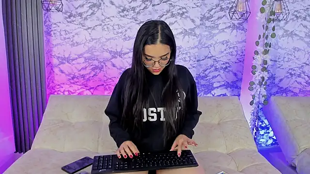 Snapshot of eimi_rosse18 chatting on December 22, 2025, 12:38 pm eimi rosse18 online show from December 22, 2025, 12:38 pm