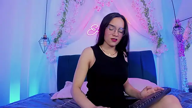 Snapshot of eimi_rosse18 chatting on January 18, 2026, 5:38 pm eimi rosse18 online show from January 18, 2026, 5:38 pm