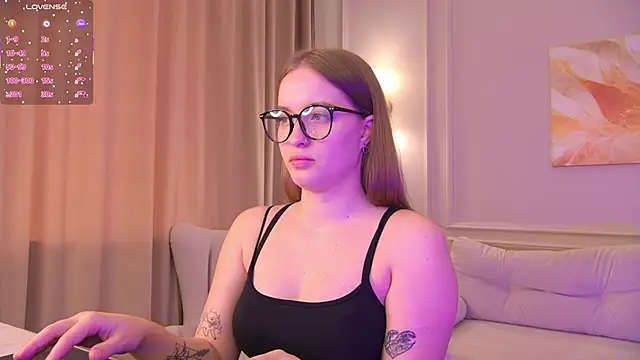 Snapshot of Eva_Haris chatting on October 11, 2025, 9:10 am Eva Haris online show from October 11, 2025, 9:10 am