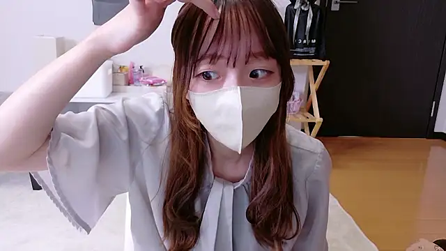 Snapshot of saku_sakura_ chatting on October 13, 2025, 8:05 am saku sakura  online show from October 13, 2025, 8:05 am