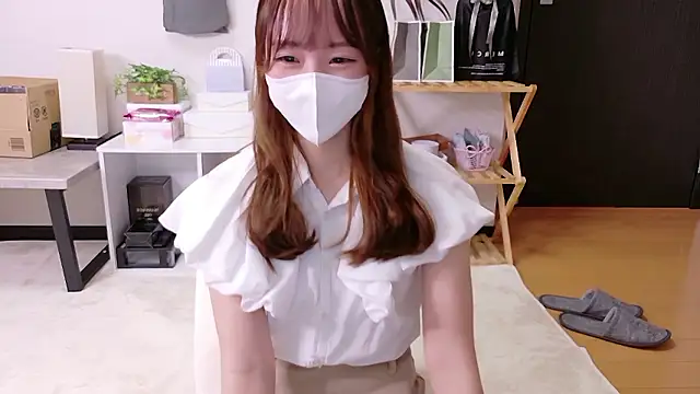 Snapshot of saku_sakura_ chatting on September 25, 2025, 2:12 pm saku sakura  online show from September 25, 2025, 2:12 pm