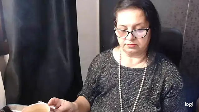 MissSanjanne online show from November 18, 2025, 1:32 am