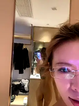 miumiu-66 online show from November 7, 2025, 3:33 am