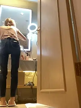 Snapshot of miumiu-66 chatting on December 20, 2025, 6:49 am miumiu-66 online show from December 20, 2025, 6:49 am