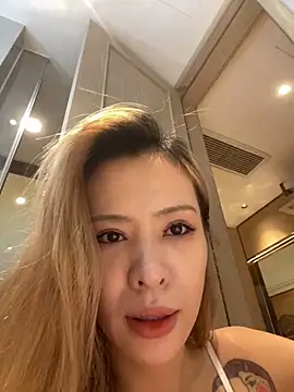 miumiu-66 online show from November 17, 2025, 1:26 pm