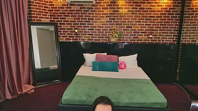 MeganSin  online show from December 20, 2025, 5:43 am