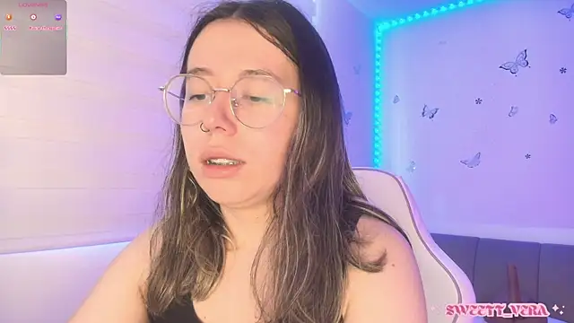 Snapshot of sweettvera chatting on May 28, 2026, 12:44 pm sweettvera online show from May 28, 2026, 12:44 pm
