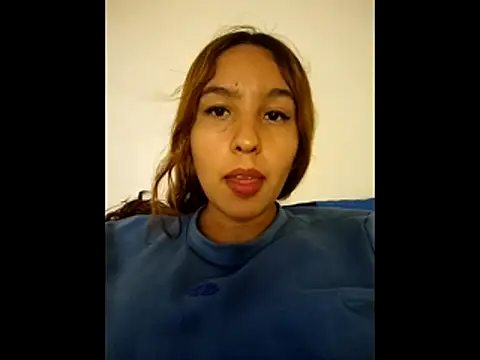 Julietachar online show from December 22, 2025, 2:22 am