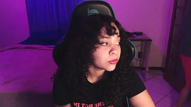 sweetamy326 online show from May 14, 2026, 10:18 pm