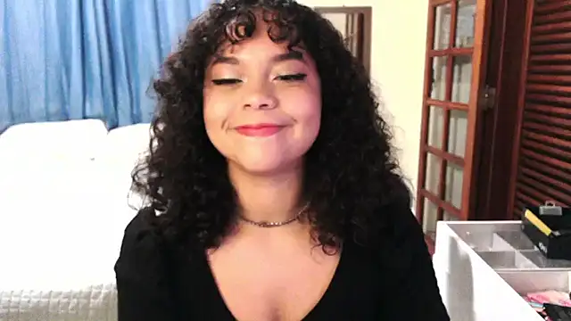 Snapshot of sweetamy326 chatting on February 22, 2026, 10:33 pm sweetamy326 online show from February 22, 2026, 10:33 pm