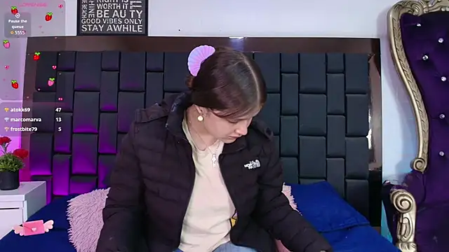 Snapshot of Krystal_Heartss chatting on November 11, 2025, 2:34 pm Krystal Heartss online show from November 11, 2025, 2:34 pm