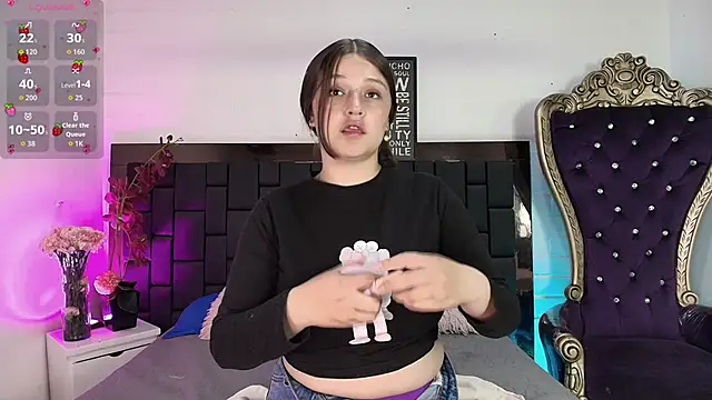 Snapshot of Krystal_Heartss chatting on November 29, 2025, 1:33 pm Krystal Heartss online show from November 29, 2025, 1:33 pm