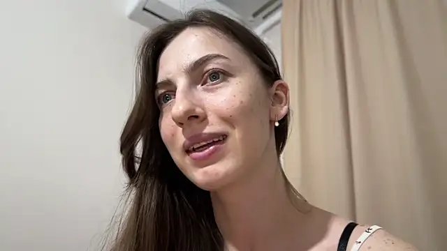 Snapshot of Prettyyy_Angel chatting on June 2, 2026, 6:52 pm Prettyyy Angel online show from June 2, 2026, 6:52 pm