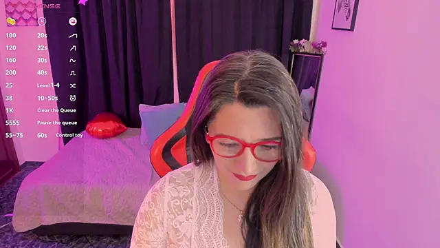 Snapshot of Hanna_MA chatting on May 13, 2026, 1:29 pm Hanna MA online show from May 13, 2026, 1:29 pm