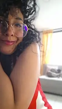 LondonHilton online show from April 15, 2026, 7:58 pm