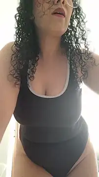 LondonHilton online show from April 9, 2026, 6:03 pm