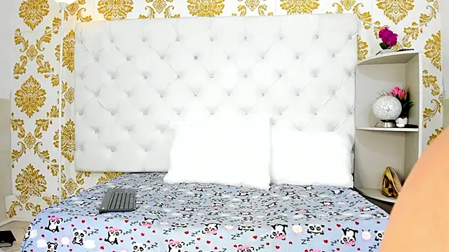 Snapshot of afrodita-Stone chatting on October 6, 2025, 12:56 am afrodita-Stone online show from October 6, 2025, 12:56 am