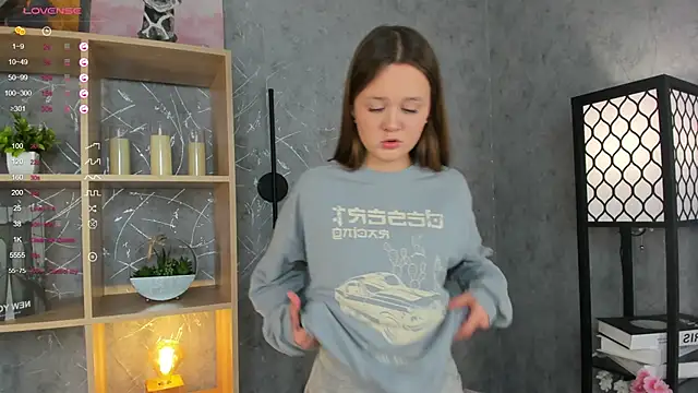 Snapshot of ElenoreReth chatting on November 16, 2025, 1:32 am ElenoreReth online show from November 16, 2025, 1:32 am