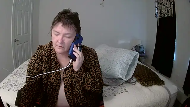 Snapshot of Buggy1965 chatting on December 19, 2025, 2:19 pm Buggy1965 online show from December 19, 2025, 2:19 pm