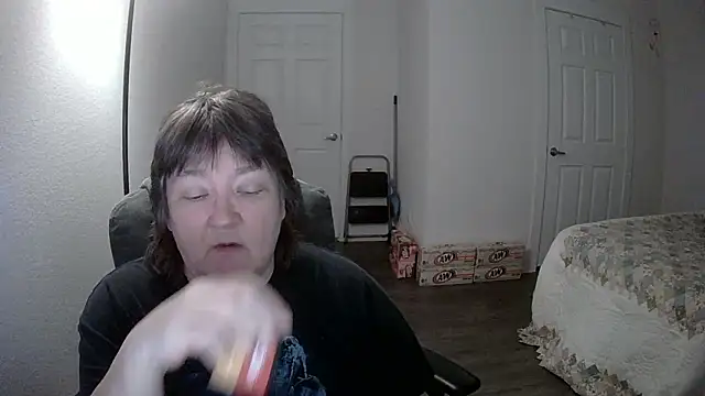 Snapshot of Buggy1965 chatting on January 18, 2026, 4:32 pm Buggy1965 online show from January 18, 2026, 4:32 pm