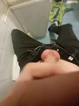 Snapshot of Jann12nick chatting on October 1, 2025, 10:13 pm Jann12nick online show from October 1, 2025, 10:13 pm