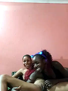 Snapshot of HotPetite_25 chatting on November 23, 2025, 9:36 pm HotPetite 25 online show from November 23, 2025, 9:36 pm