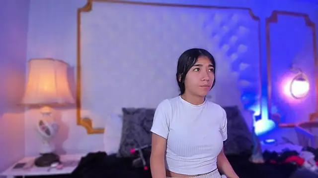 Snapshot of Mariana_Kalo chatting on December 21, 2025, 11:01 am Mariana Kalo online show from December 21, 2025, 11:01 am