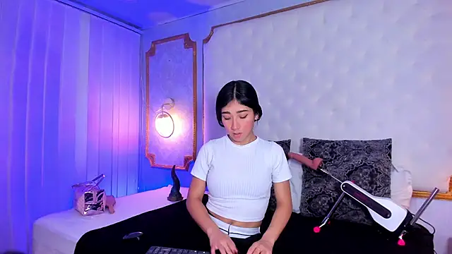 Snapshot of Mariana_Kalo chatting on January 6, 2026, 11:03 am Mariana Kalo online show from January 6, 2026, 11:03 am