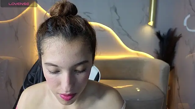 Snapshot of Skyler_Gracee_Tx chatting on October 17, 2025, 12:40 pm Skyler Gracee Tx online show from October 17, 2025, 12:40 pm