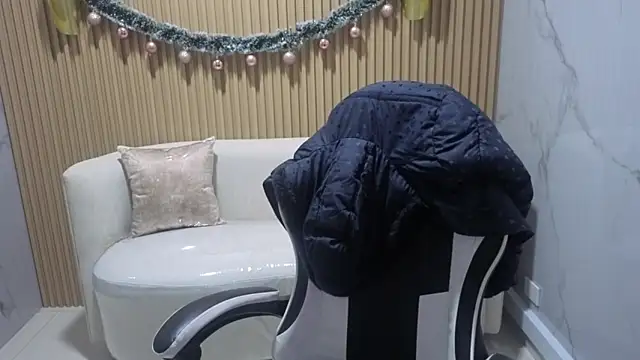 Snapshot of Skyler_Gracee_Tx chatting on December 14, 2025, 3:02 am Skyler Gracee Tx online show from December 14, 2025, 3:02 am