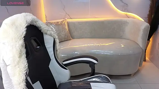 Snapshot of Skyler_Gracee_Tx chatting on October 22, 2025, 12:59 pm Skyler Gracee Tx online show from October 22, 2025, 12:59 pm