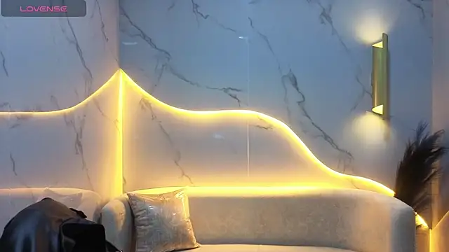 Snapshot of Skyler_Gracee_Tx chatting on October 31, 2025, 1:19 pm Skyler Gracee Tx online show from October 31, 2025, 1:19 pm