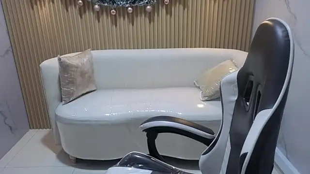 Snapshot of Skyler_Gracee_Tx chatting on December 14, 2025, 3:06 pm Skyler Gracee Tx online show from December 14, 2025, 3:06 pm